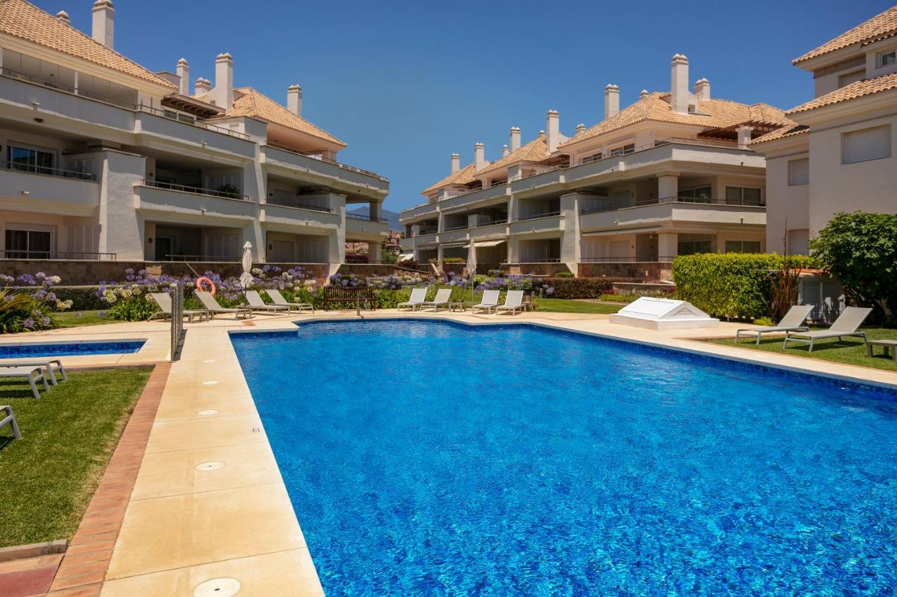 Appt 401-3-Bed-Heaven Beach-Paseo-All Year Heated Pool-Free Bikes Estepona Exterior foto