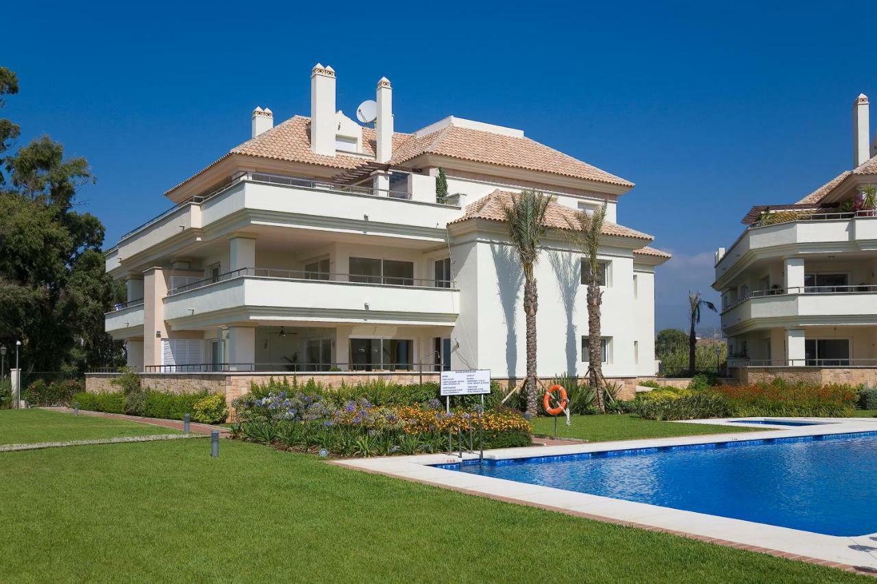 Appt 401-3-Bed-Heaven Beach-Paseo-All Year Heated Pool-Free Bikes Estepona Exterior foto
